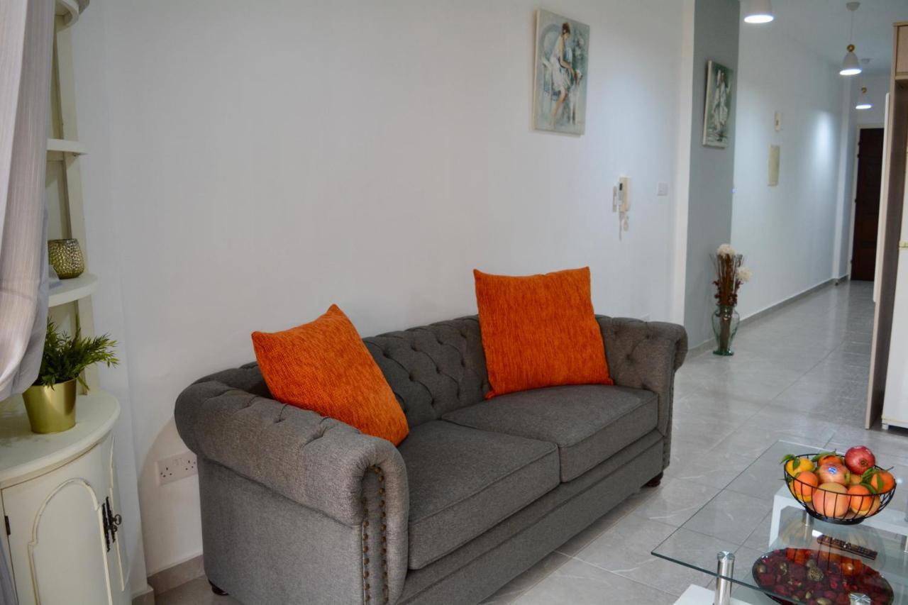 Queens Gardens - Kato Paphos - Next To Kings Ave Mall --- By Yiota Εξωτερικό φωτογραφία
