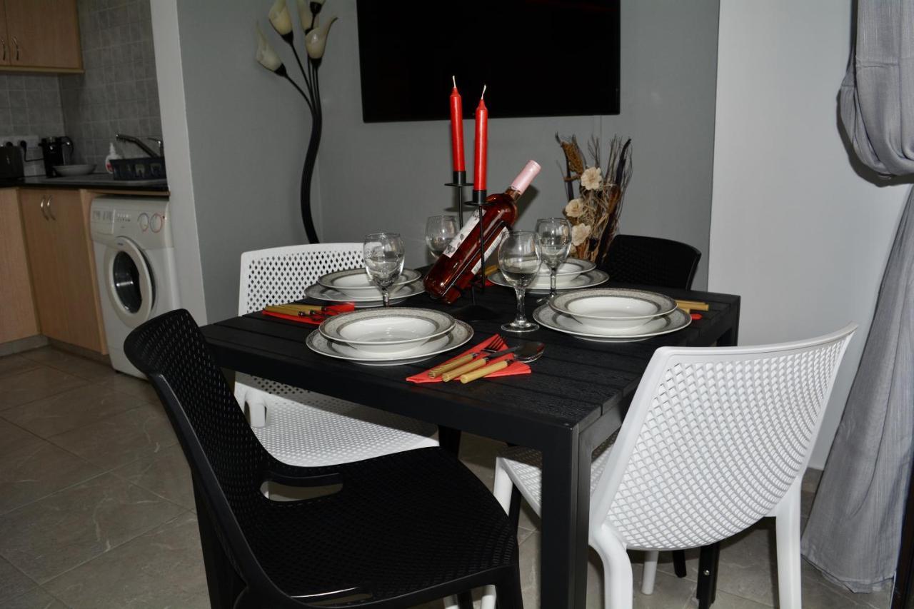 Queens Gardens - Kato Paphos - Next To Kings Ave Mall --- By Yiota Εξωτερικό φωτογραφία