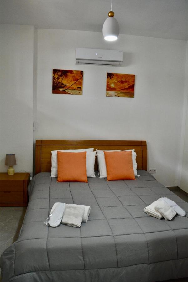 Queens Gardens - Kato Paphos - Next To Kings Ave Mall --- By Yiota Εξωτερικό φωτογραφία